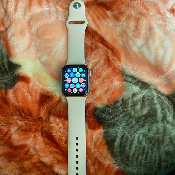 Apple Watch series 5 main image 4